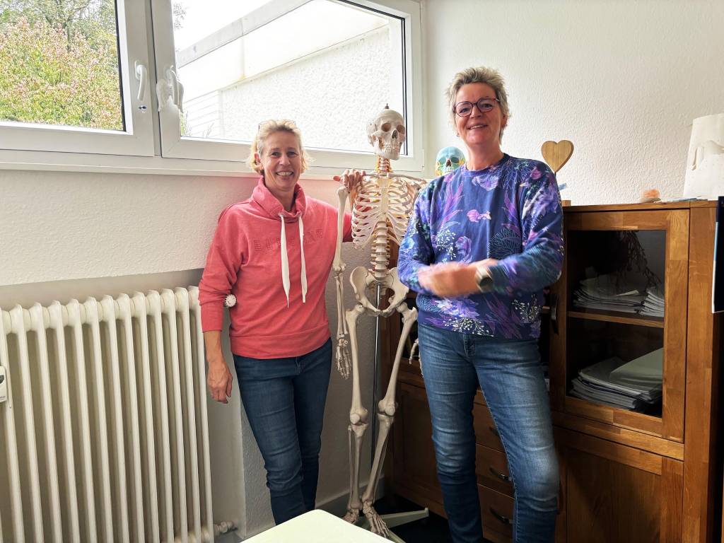 Claudia von Gilardi (l.) und ihre Kollegin Petra Heinrich in der neuen Praxis am Südring.