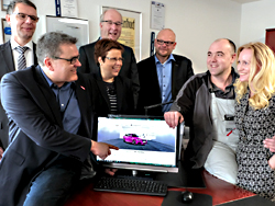 Das Bild zeigt die Beteiligten des Webseiten-Checks.