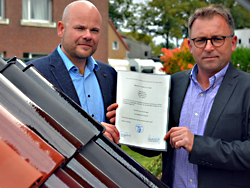 Das Bild zeigt rechts Jan Baron und links daneben Stefan Huxel.