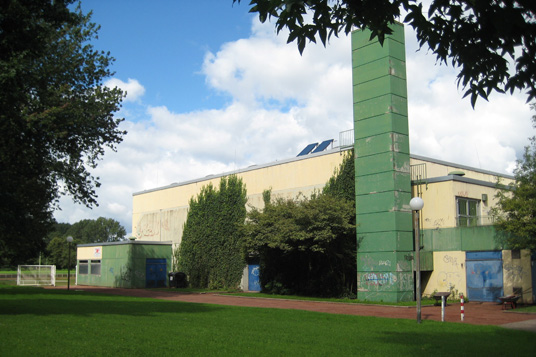 Das Bild zeigt die Sporthalle Rentfort-Nord