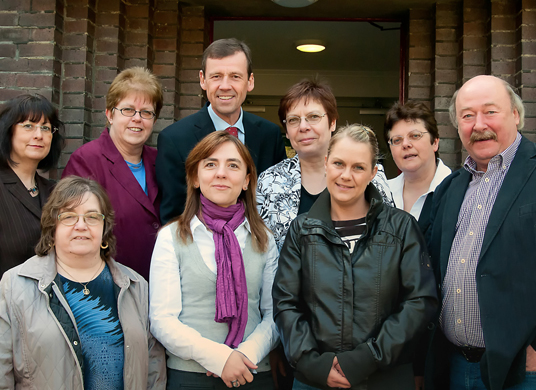 Das Bild zeigt das Team der VHS