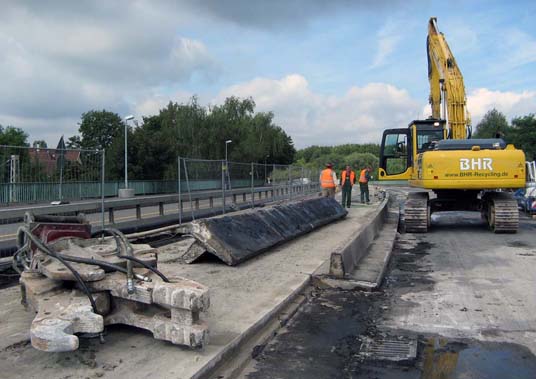 Das Bild zeigt die Baustelle auf der Europabrücke