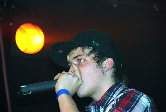 Das Bild zeigt Beatboxer Mirko Bierstedt