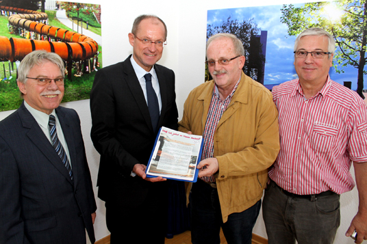Das Bild zeigt Rudolf Lach, Bürgermeister Ulrich Roland, Rolf Kauls, Friedhelm Horbach