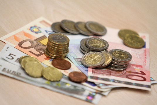 Das Bild zeigt Geld