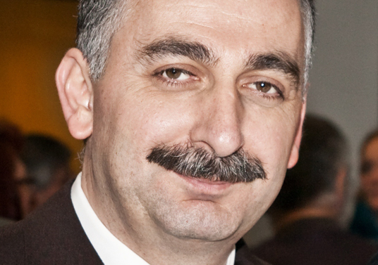 Das Bild zeigt Bahtiyar Ünlütürk