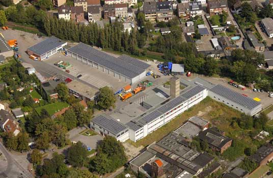 Das Bild zeigt eine Solaranlage