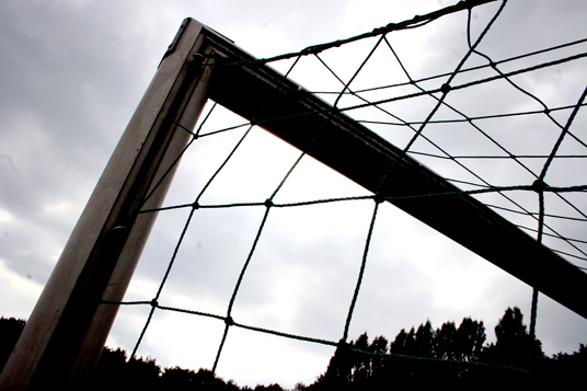 Das Bild zeigt ein Fußballtor