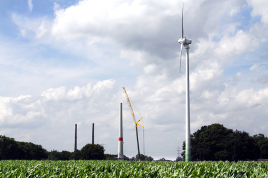 Das Bild zeigt das neue Windrad in Gladbeck