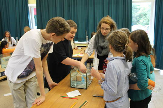 Das Bild zeigt die Kinder- und Jugenduni