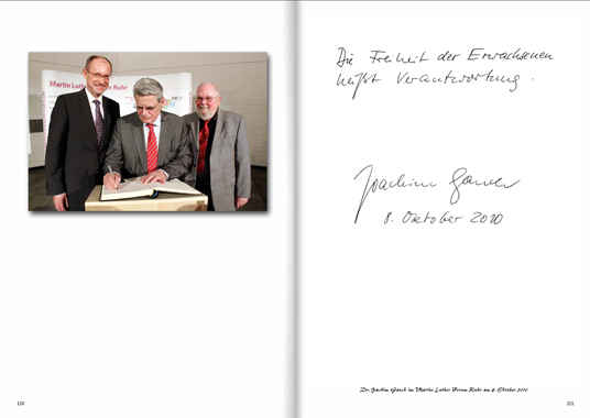 Das Bild zeigt einen Auszug aus dem Goldenen Buch