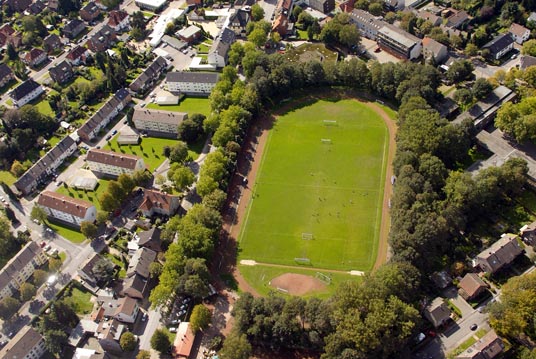 Das Bild zeigt den Fußballplatz in Zweckel