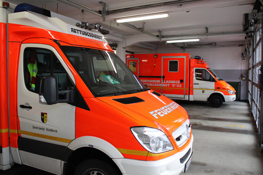 Das Bild zeigt den Rettungsdienst der Feuerwehr Gladbeck