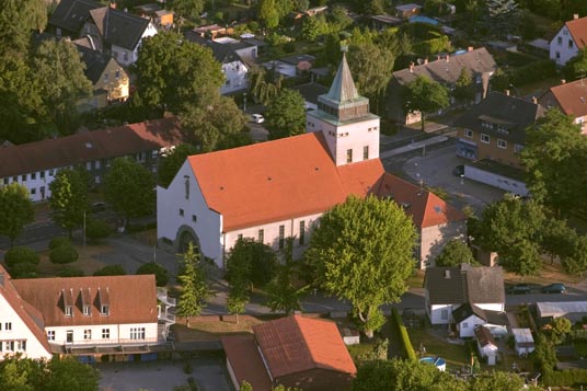 Das Bild zeigt die Haltestelle Christus König Kirche