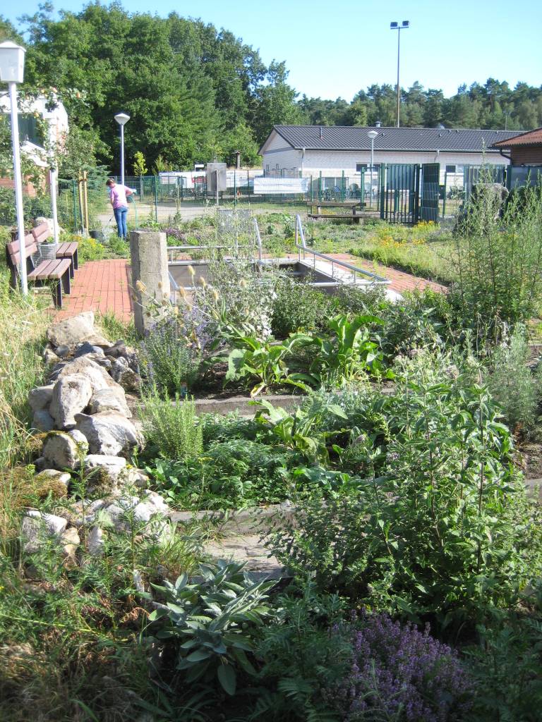 Unsere Kneippanlage mit Kräutergarten