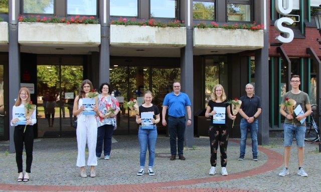 Die fünf Jugendlichen freuten sich über die erworbenen Zertifikate.