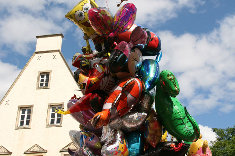 Bunte Ballons vom Heimatfest
