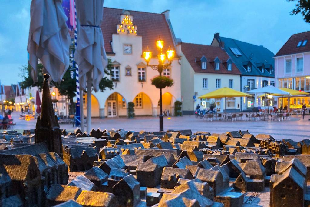 Haltern im Schein der Laternen - Foto stadtagentur