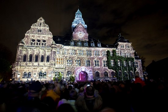 Rathaus leuchtet