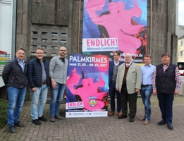 Pressefoto: Vertreter der Stadtverwaltung und des Schaustellervereins informierten über die Palmkirmes 2017.