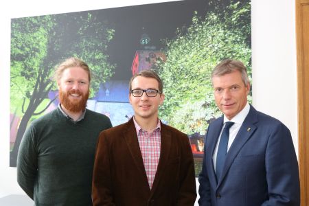 Den Themen Klima und Nahmobilität widmen sich David Knor und Torben Stasch in der neu eingerichteten Stabstelle, die Bürgermeister Christoph Tesche direkt unterstellt ist. Foto - Stadt RE