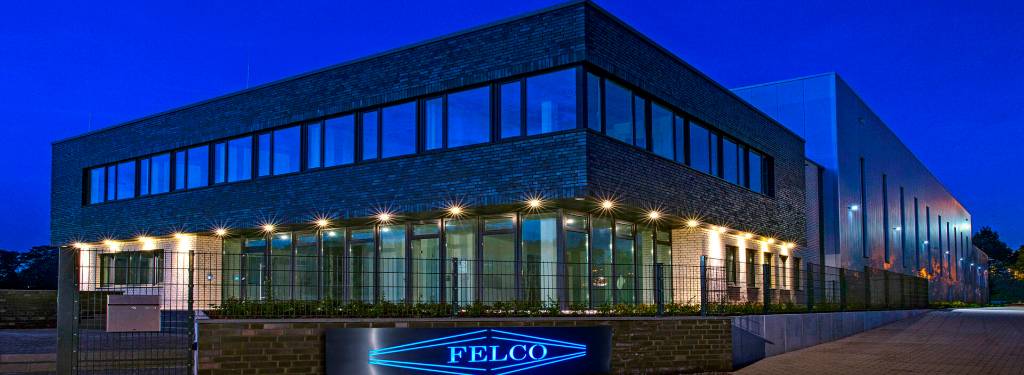 FELCO-Gebäude bei Nacht