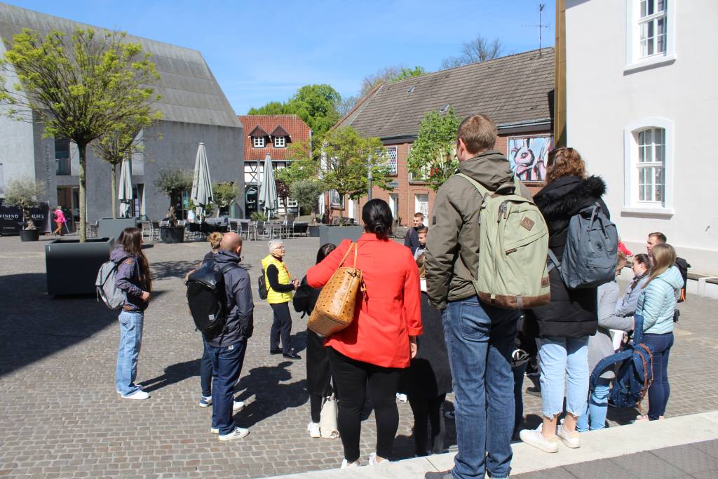 Eine F&uuml;hrung durch die Altstadt. Foto: Stadt RE