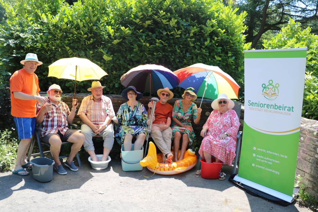 Mitglieder des Seniorenbeirats geben Tipps bei Hitze. Foto: Stadt RE
