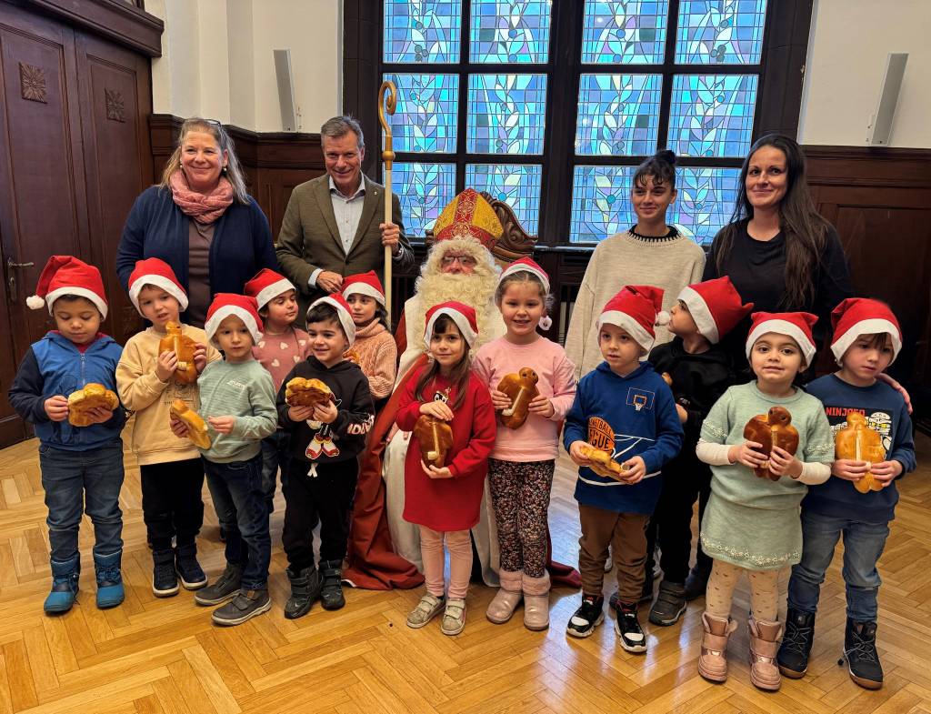 Der Nikolaus zu Gast im Rathaus