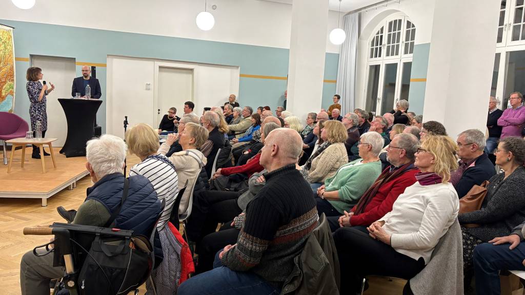 Gut besucht war der „Ländertag Frankreich“, zu dem die Volkshochschule und die „Brücke“ ins Willy-Brandt-Haus eingeladen hatten. Foto: Stadt RE