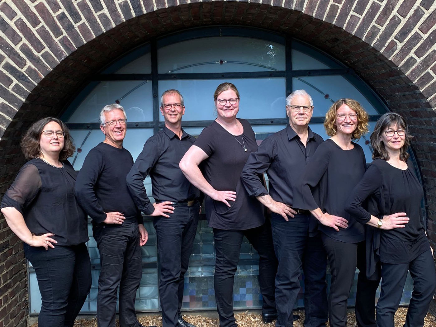 Das Akkordeon-Ensemble Münster spielt in der Friedhofskapelle.