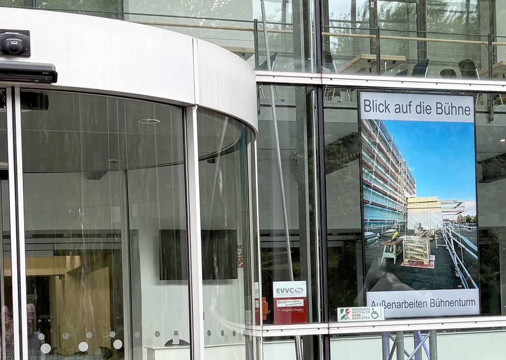 Bild von dem Monitor am Ruhrfestspielhaus. Foto: Stadt RE