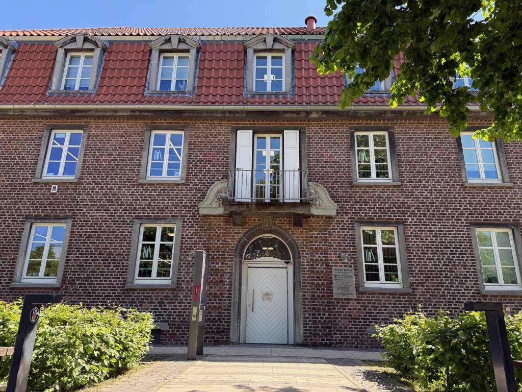 Die Stadtbibliothek am Neumarkt in Recklinghausen-Süd.