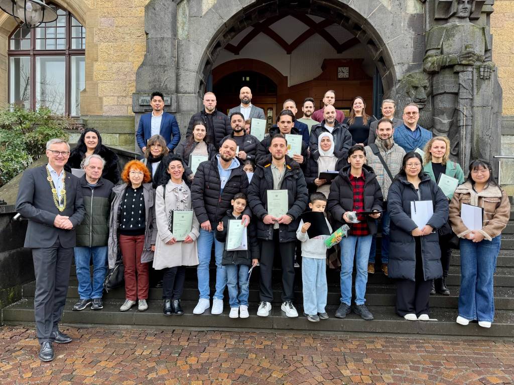 Feierliche Einbürgerung im Rathaus