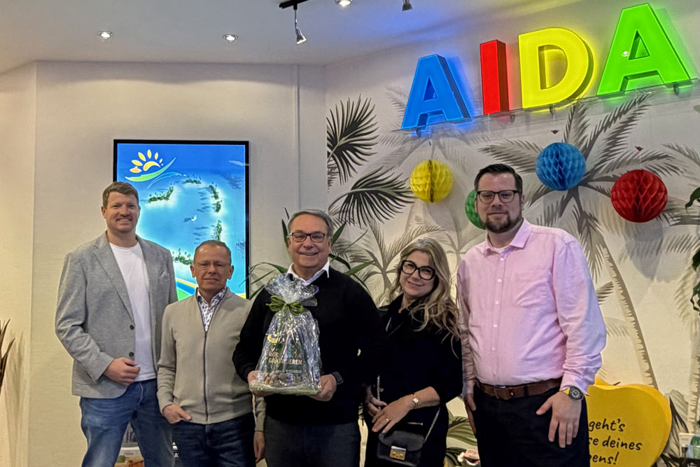 Auf dem Bild v.l.n.r.: Christian Wi&szlig;ing, Gregor Kroker, Waldemar Koziol, Mariola Dylong-Koziol und Altstadtmanager Sebastian H&ouml;ber.