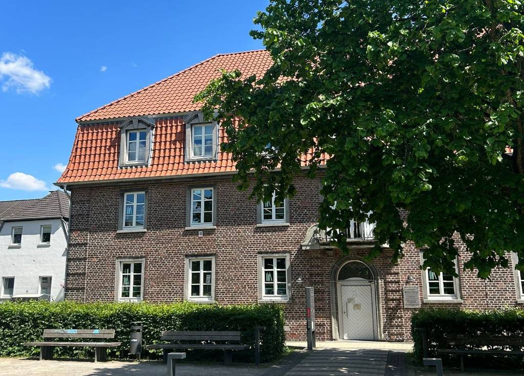 Das Haus der Bildung am Neumarkt. Foto: Stadt RE