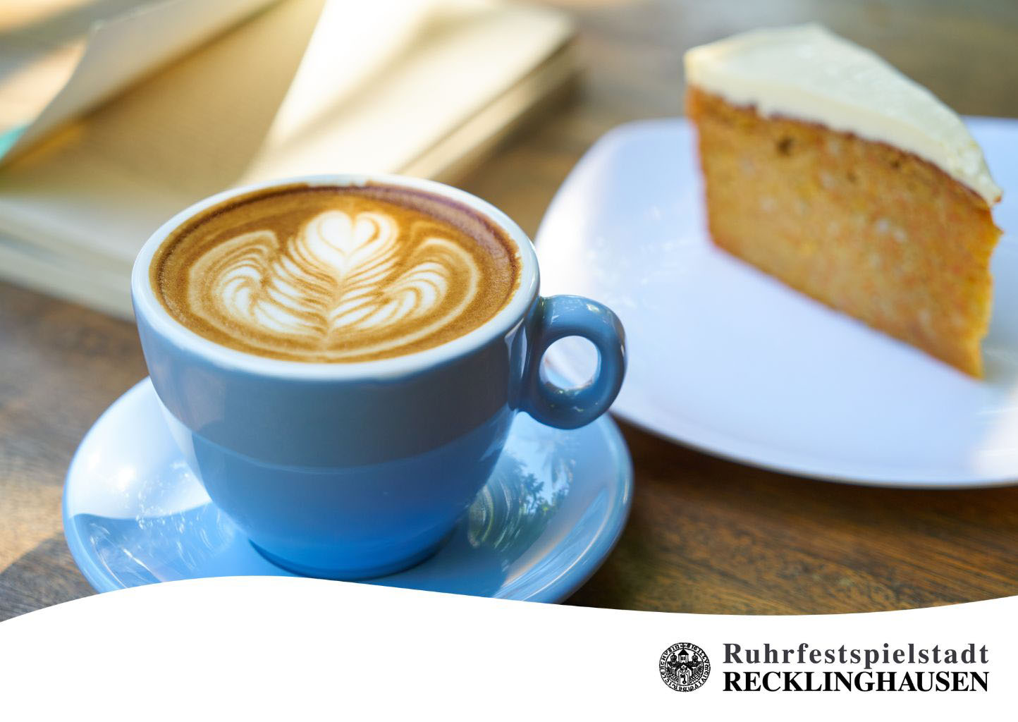 Symbolfoto Kaffee und Kuchen.