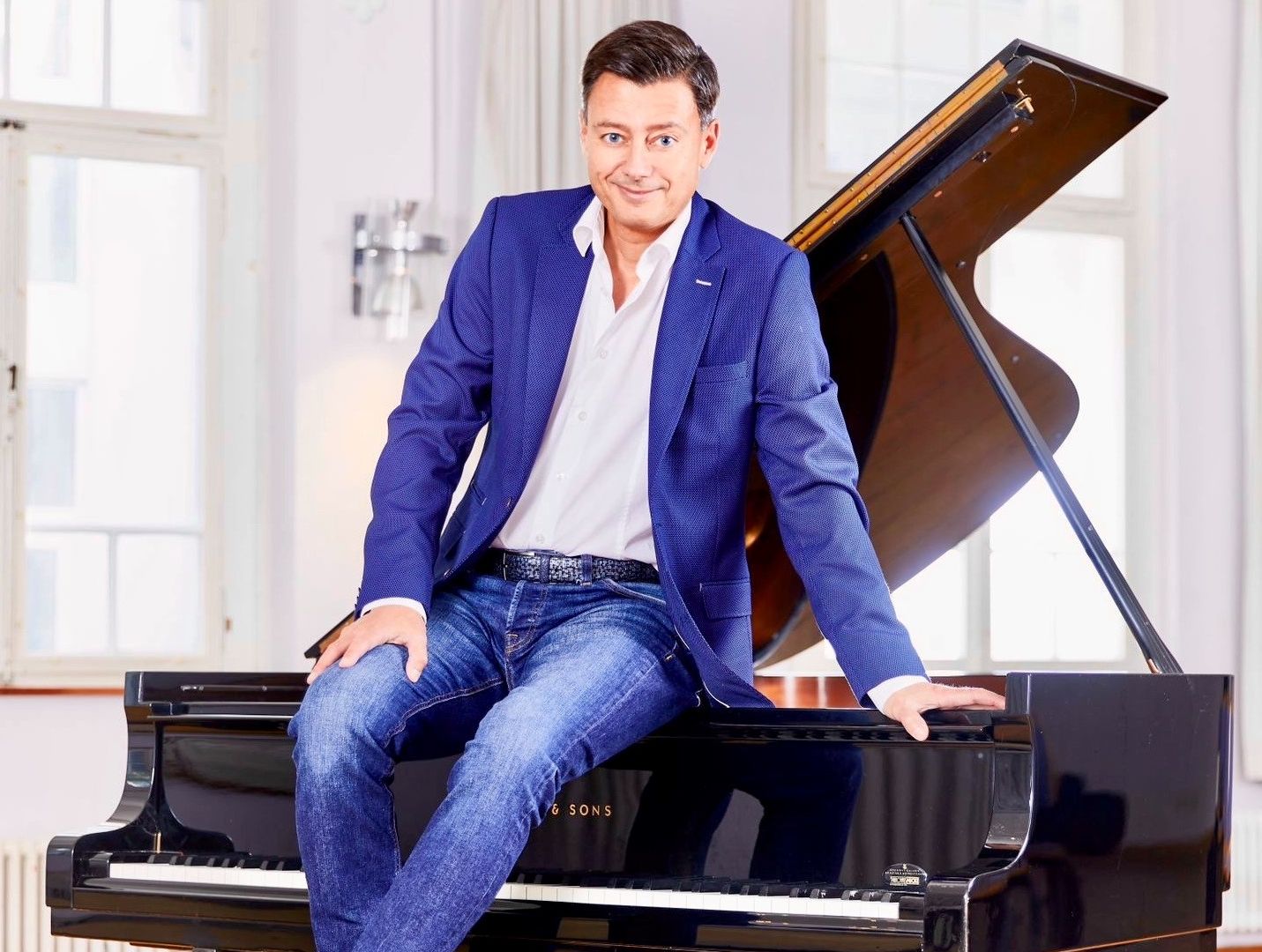 Pianist Holger Bl&uuml;der er&ouml;ffnet das Herbstsemester der VHS. Foto: Bl&uuml;der.