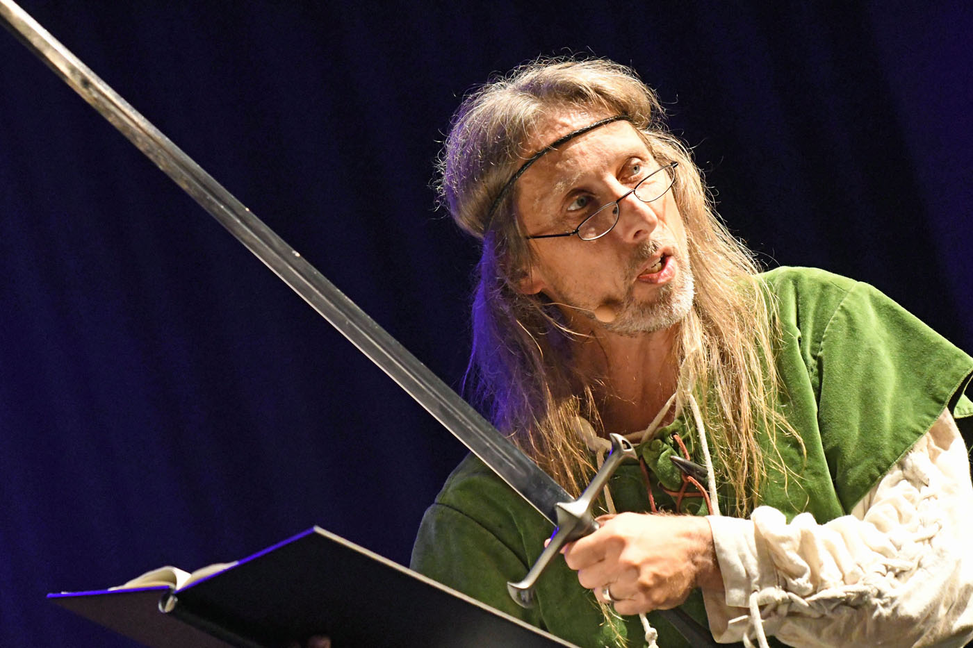 Rainer Rudloff schlüpft in seinen Lesungen in verschiedene Rollen. Foto: Siggi Wigger, Neueunhaus