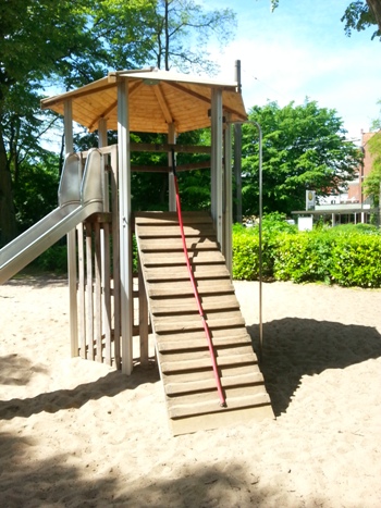 Schulhof Grundschule Anton-Wiggermann