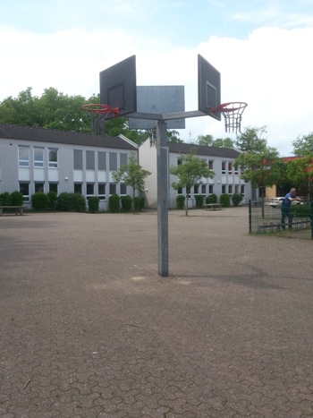 Schulhof Hauptschule Wasserbank