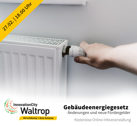 Auf dem Bild: Mann dreht am Thermostat eines Heizkoerpers