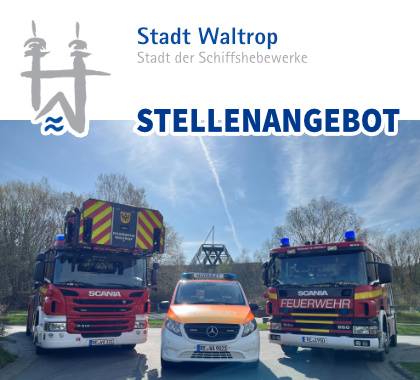 Auf dem Bild: Einsatzfahrzeuge der Waltroper Feuerwehr vor dem Spurwerkturm auf der Halde Brockenscheidt