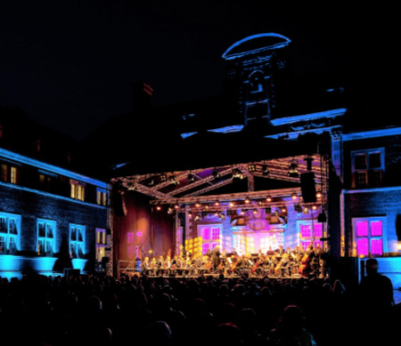  Auf dem Bild: Musikfest am Schloss Neukirchen